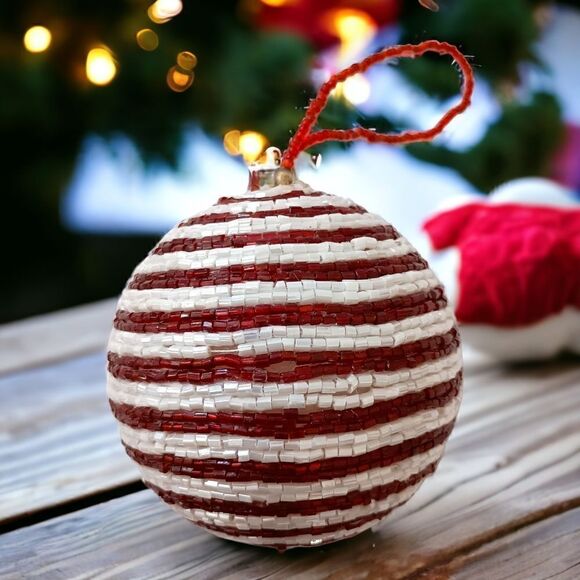 Hand Beaded Christmas Ornament Glass Bugle Beads All Around Red White Vintage. - Picture 13 of 14